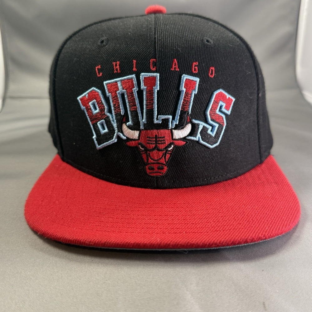 Mitchell & Ness Chicago Bulls Snapback Hat Black‎ Red NBA Cap Adjustable